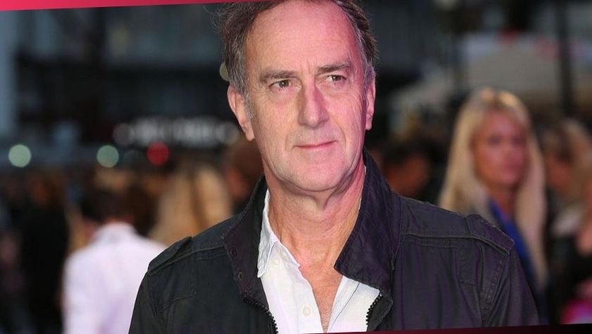 what happened to angus deayton